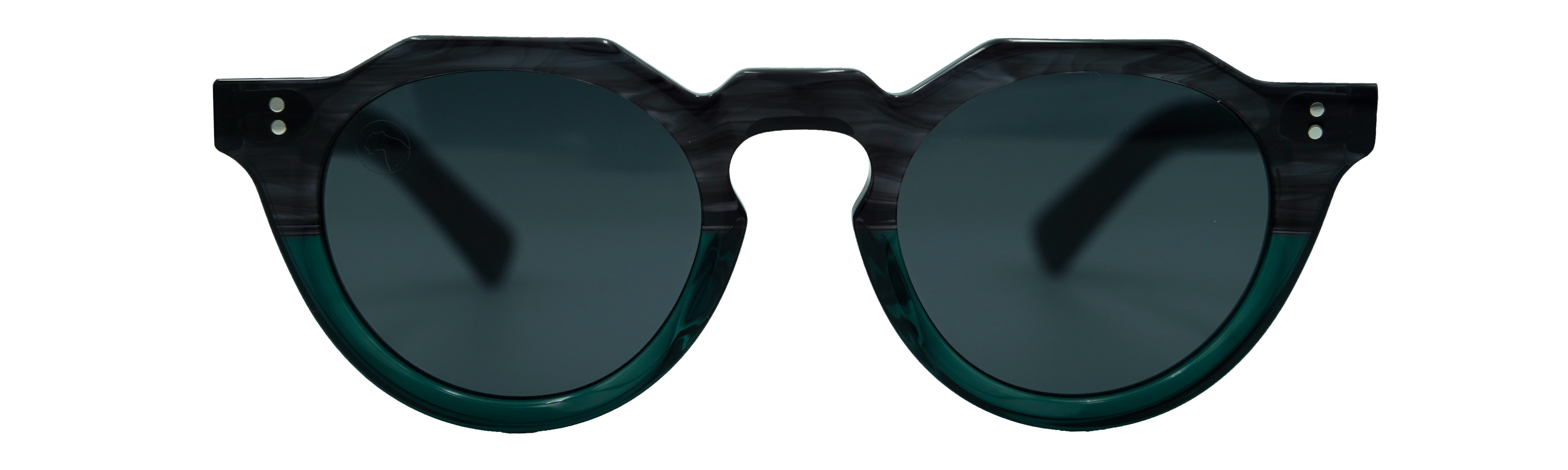 homme avec des lunettes fauves